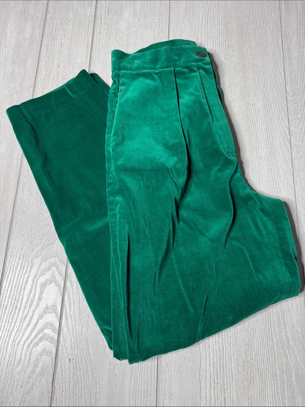 High rise pleated Green velvet trousers pants, 26 waist, vintage rare